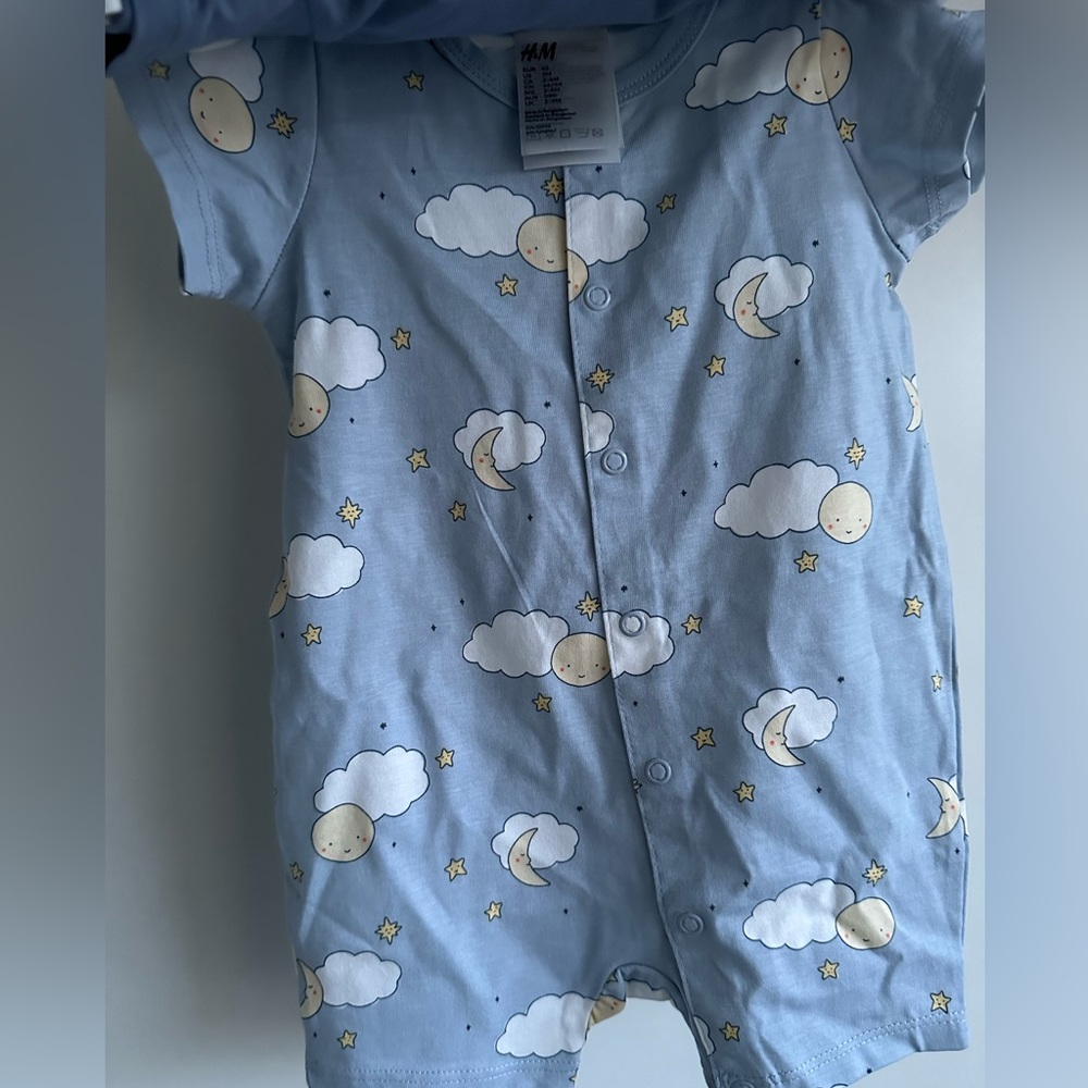 Set of three Baby Clothes from H&M. - Picture 4 of 4